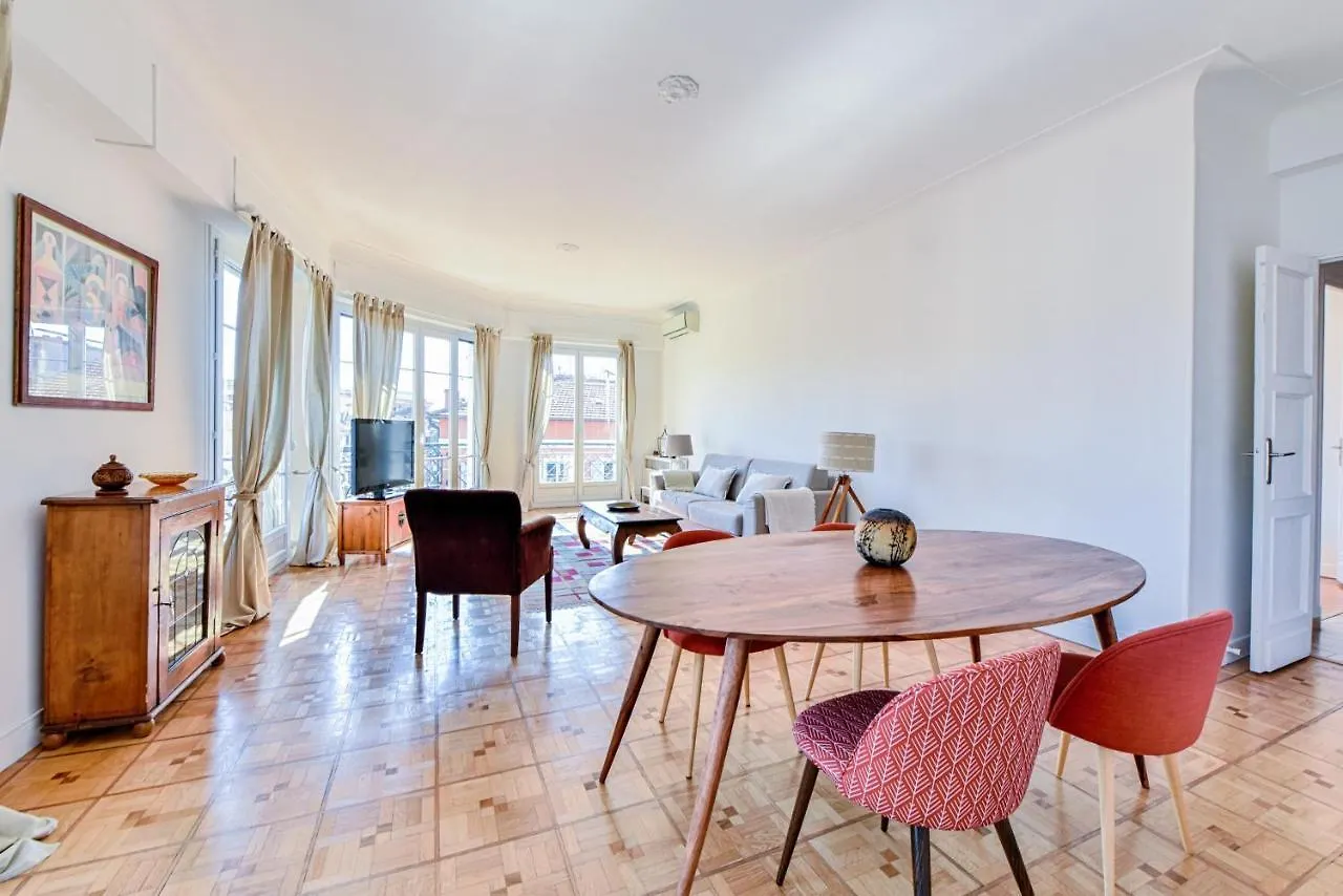 Apartment Le Nice Voltaire